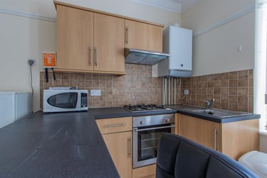 1 bed house, The Walk, City Centre, Cardiff, CF243AF - Image 3